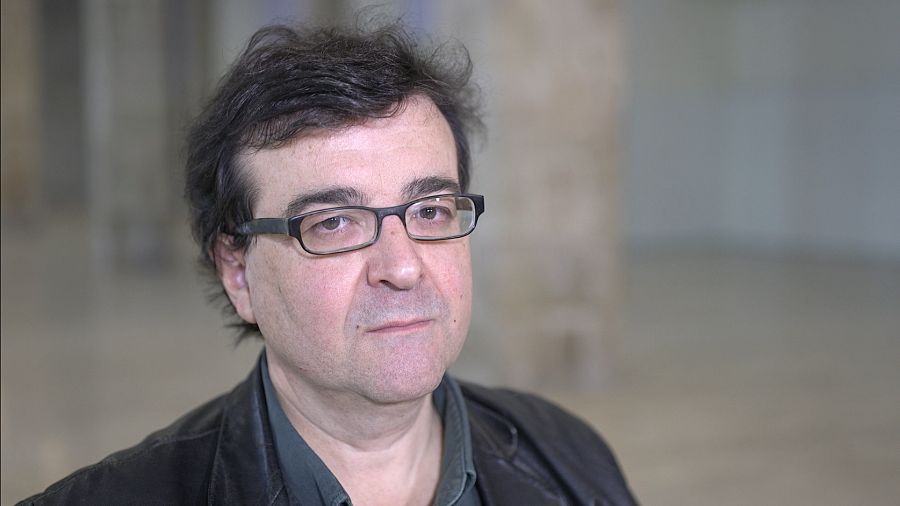 El Javier Cercas escritor aparece en la novela como personaje para narrarnos la historia de un tío abuelo suyo