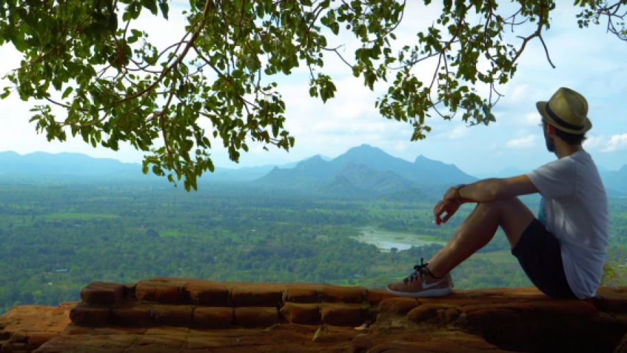 Videoclip del tema "Aire", grabado en Sri Lanka durante su luna de miel
