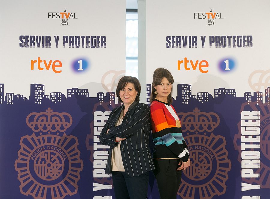 Luisa Martín y Andrea del Río en la presentación de 'Servir y proteger' en el FesTVal de Burgos