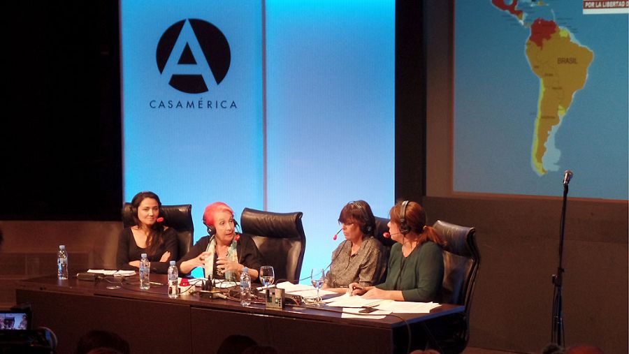 Mayte Carrasco y Rosa Mª Calaf, juntas por la libertad de prensa