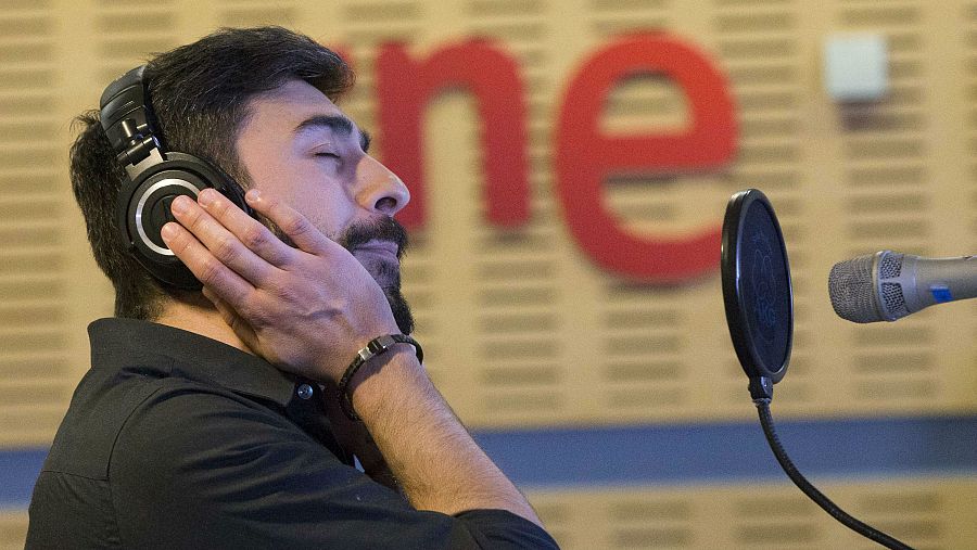David Martínez (Rayden) interpreta en acústico temas de 'Antónimo'