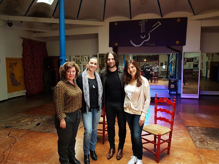 Joaquín Cortés, amb l'equip del programa "Punts de vista"
