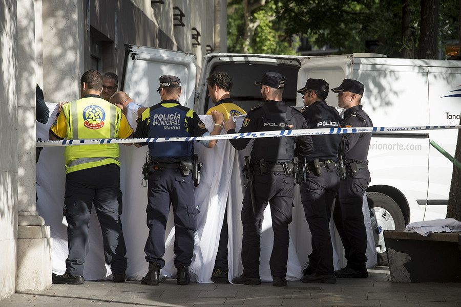 Dos jóvenes fallecen en Madrid tras caer del ascensor