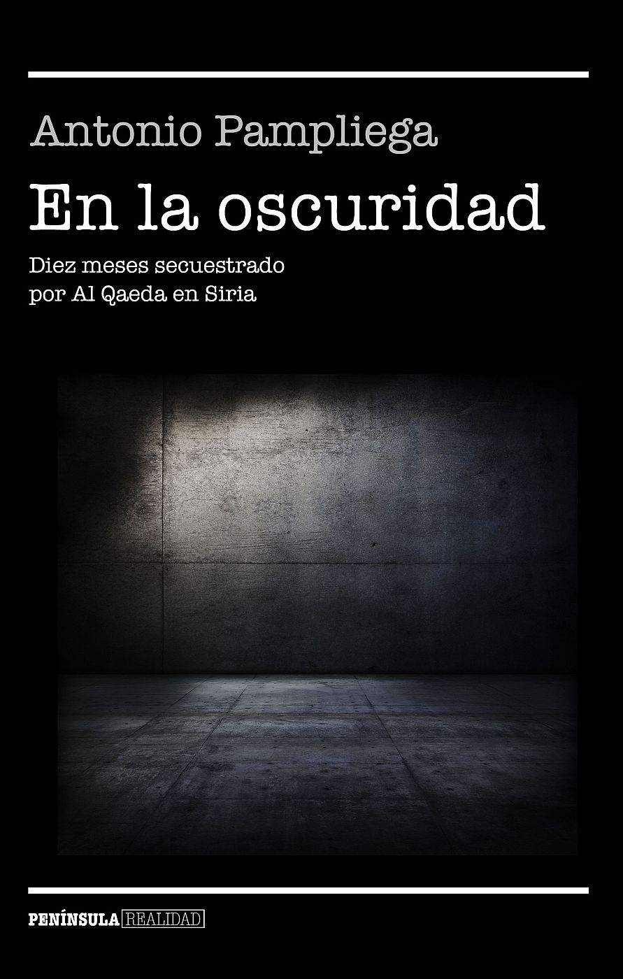Portada del libro 'En la oscuridad', de Antonio Pampliega.