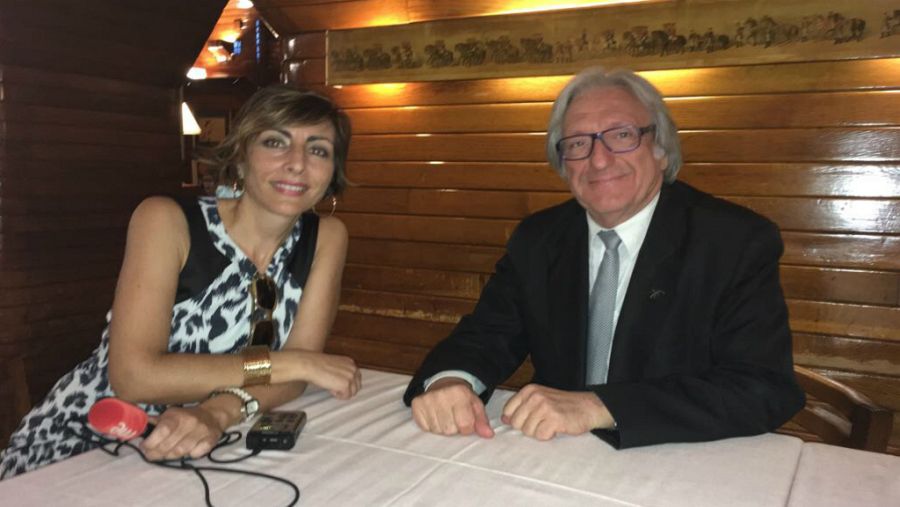 Mamen Asencio y José Bárcenas preparando el "De lo más natural" de este sábado noche
