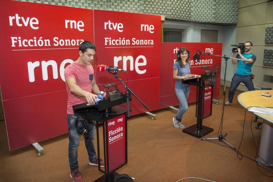 Alejo y Carolina durante la grabación de 'Bienvenido a la pasarela'