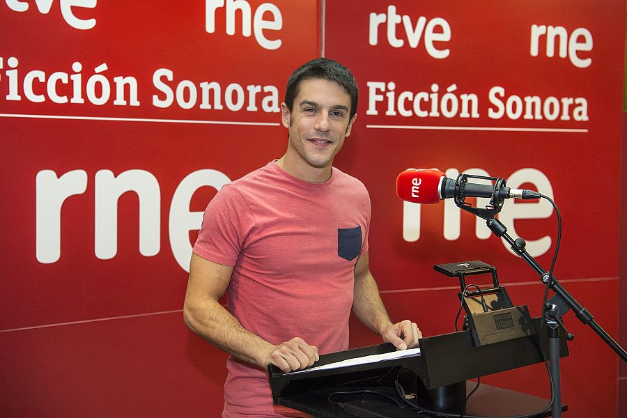 Alejo Sauras graba su primera ficción sonora, 'Bienvenido a la pasarela'