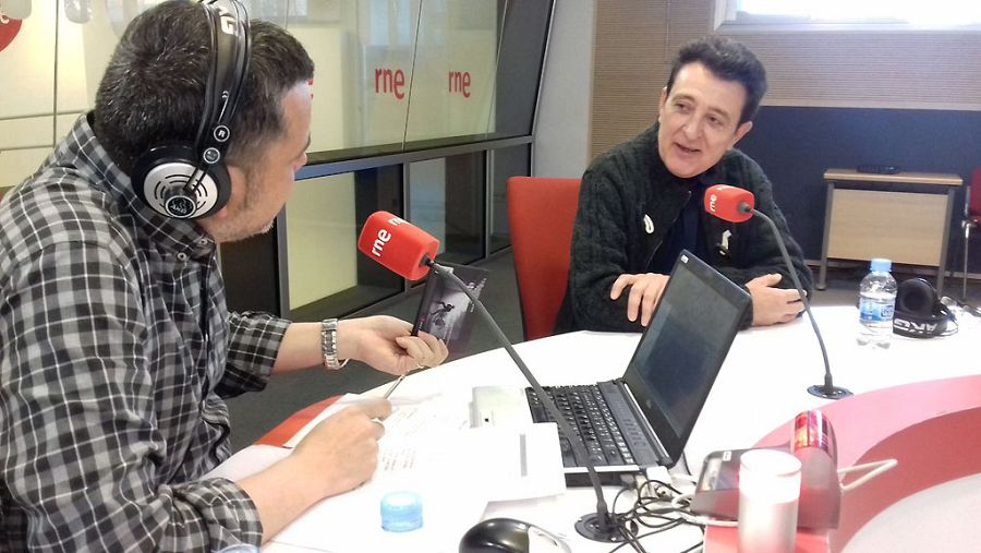 Manolo García con Alfredo Menéndez en 'Las mañanas de RNE'