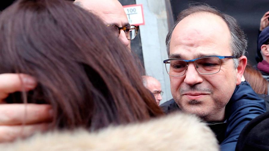 Turull llora en su entrada al Supremo para oír el veredicto.