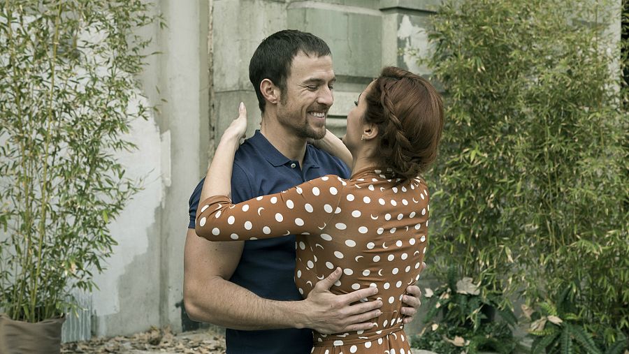 Michelle Calvó y Mario Plágaro interpretan a Chloe y Edrian