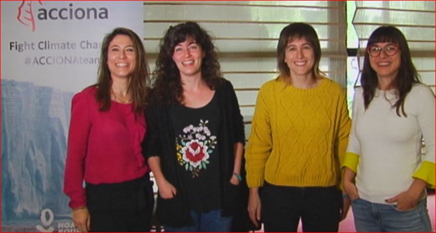 La bióloga marina Alicia Pérez Porro, la oceanógrafa, Ana Payo Payo, la ingeniera de telecomunicación, Uxua López y la bióloga molecular experta en energías renovables, Alexandra Dubini forman el equipo español "Acciona Team"