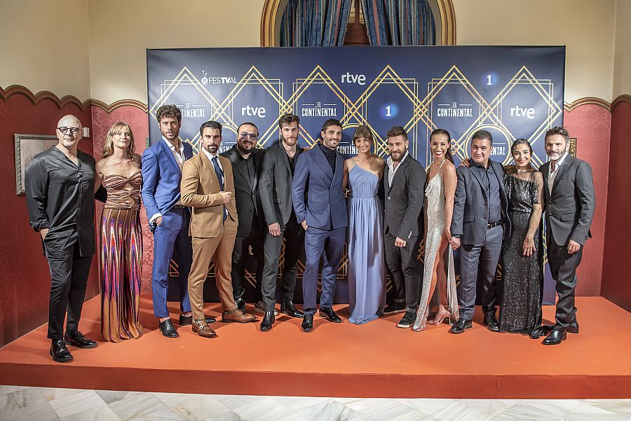 Reparto de El Continental en el Festval de Vitoria