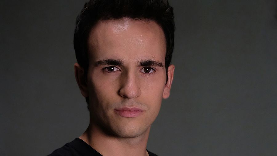 Alejandro Jato es Toni Ríos en 'Servir y Proteger'