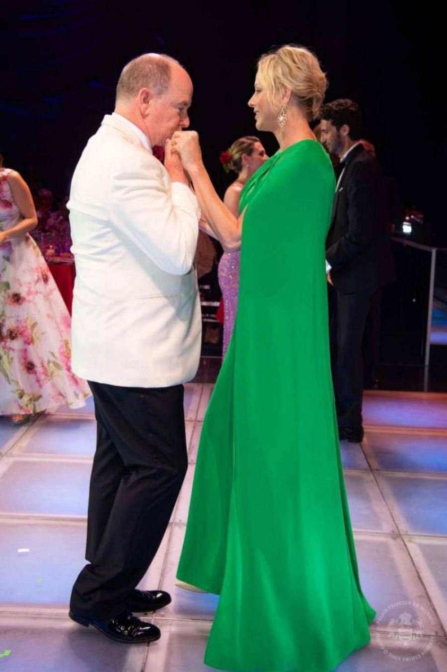 Charlene y Alberto de Mónaco en el Baile de la Cruz Roja