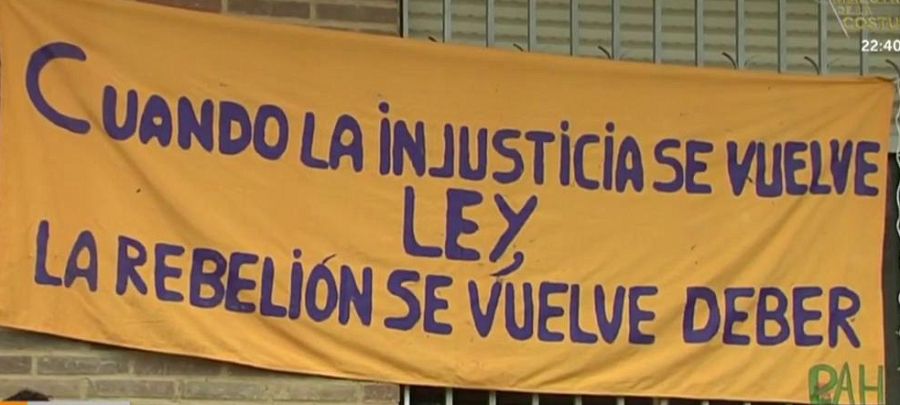 La Mañana - Pancarta del desahucio de "Maria"