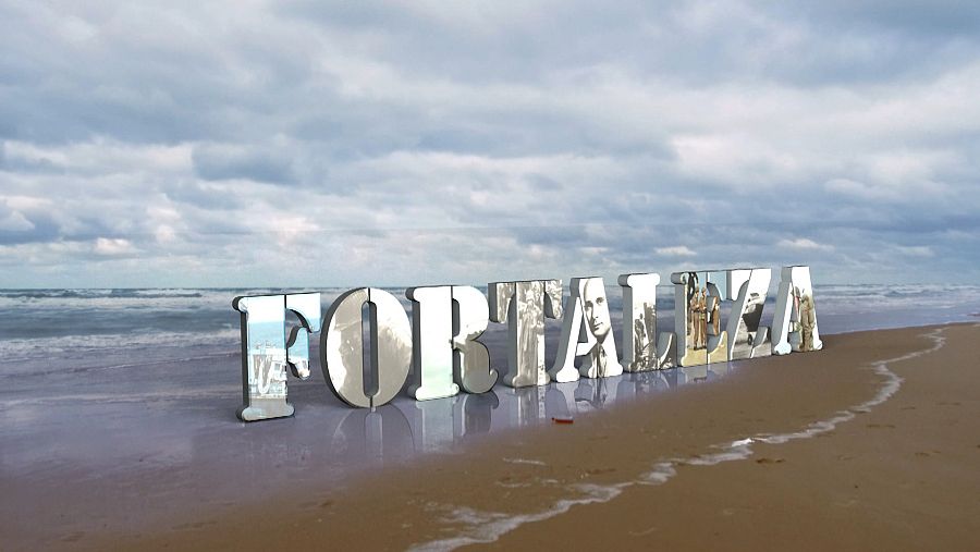 Rótulo del documental Fortaleza