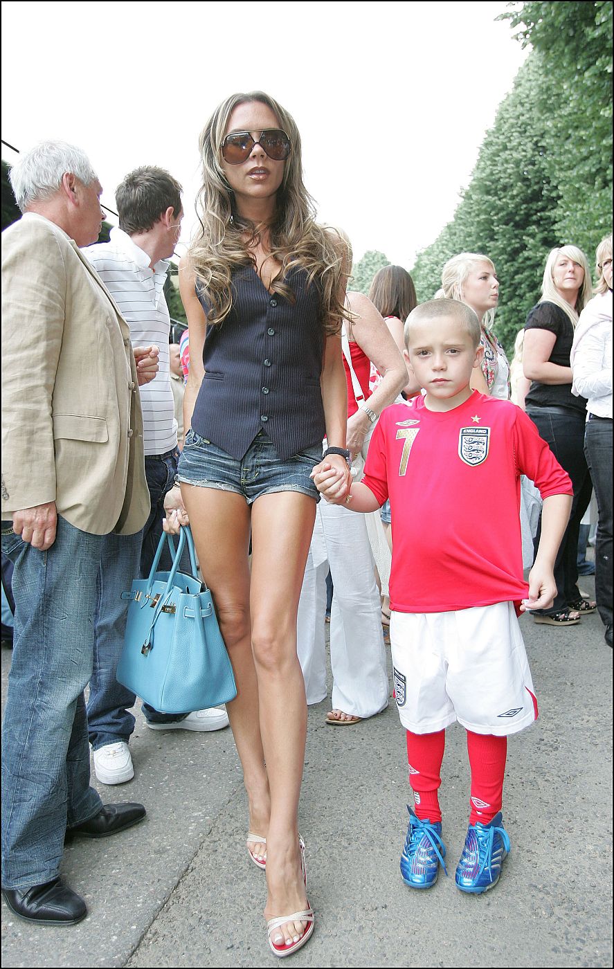 Victoria Beckham con su hijo Brooklyn en el Mundial de Fútbol de Alemania de 2008