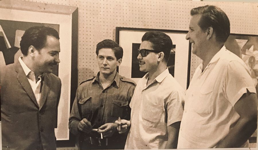 Häsler en una exposición con pintores cubanos