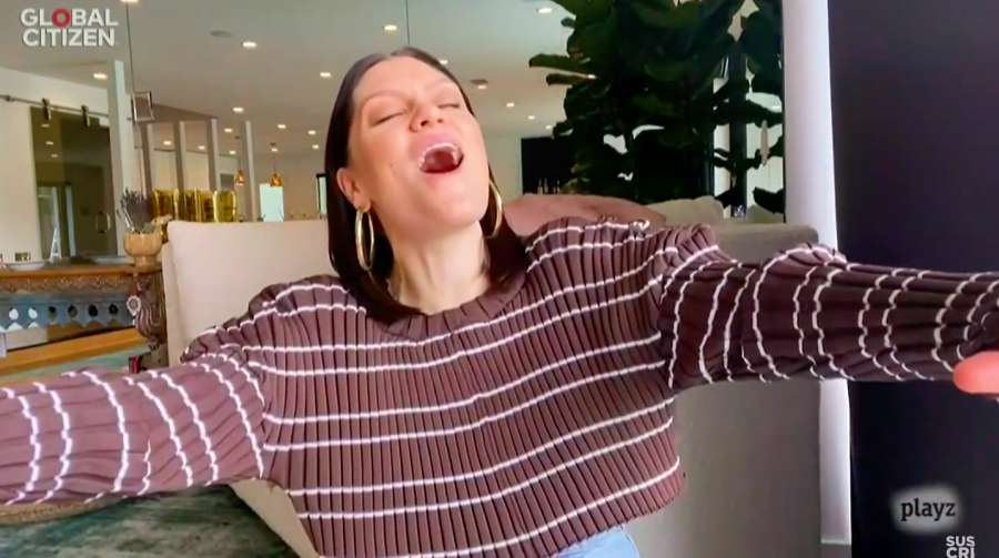 Jessie J nos abraza con una sentida actuación de "Flashlight"