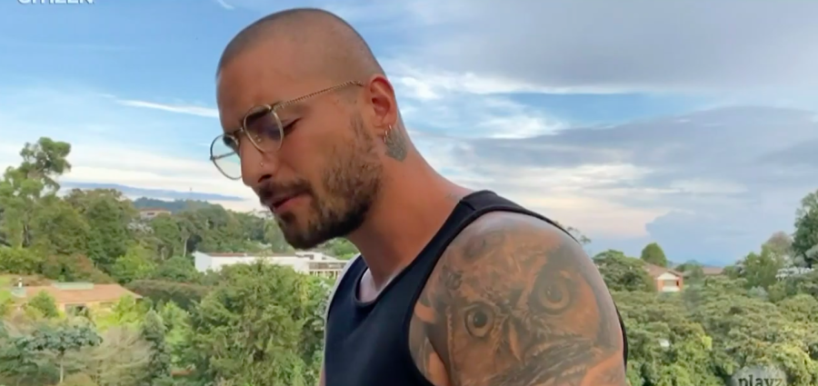 Maluma canta "Carnaval" y estrena corte de pelo de cuarentena