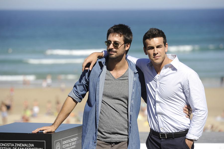 Mario Casas compartía cartel con Hugo Silva en "Las brujas de Zugarramurdi"