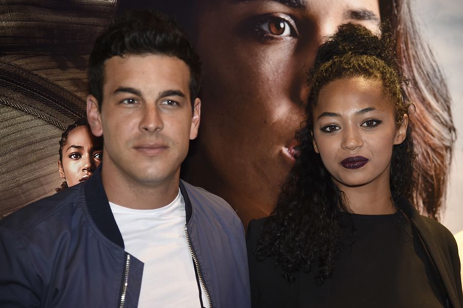 Mario Casas conoció a Berta Vázquez en el rodaje de "Palmeras en la nieve"