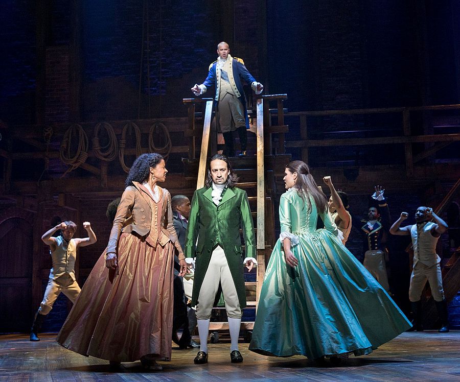Alexander Hamilton, Aaron Burr y las hermanas Schuyler en el climático final del primer acto de 'Hamilton'