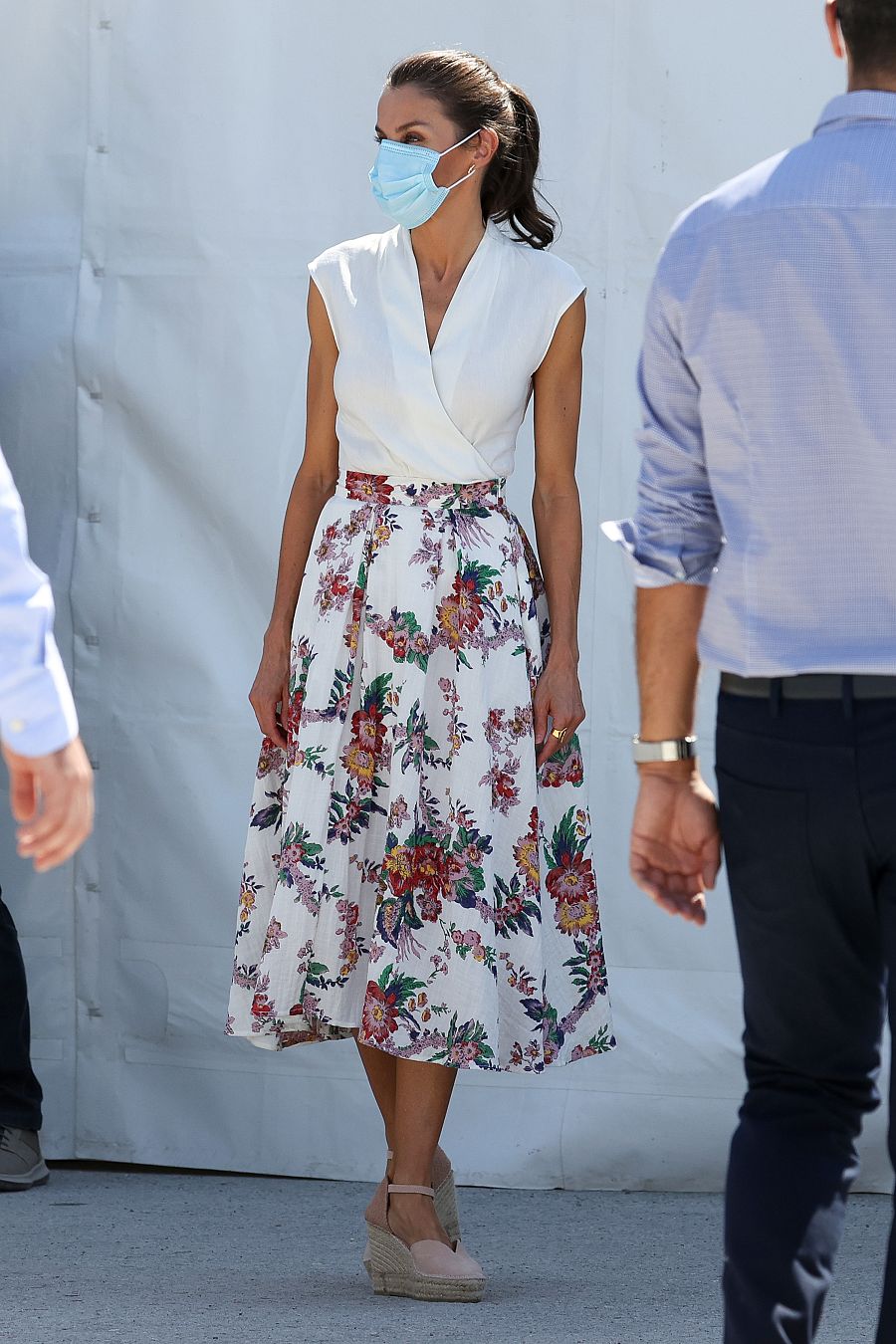 Letizia en su visita a la cooperativa La Carrichosa durante su viaje a Cieza, Murcia - 7 de julio de 2020