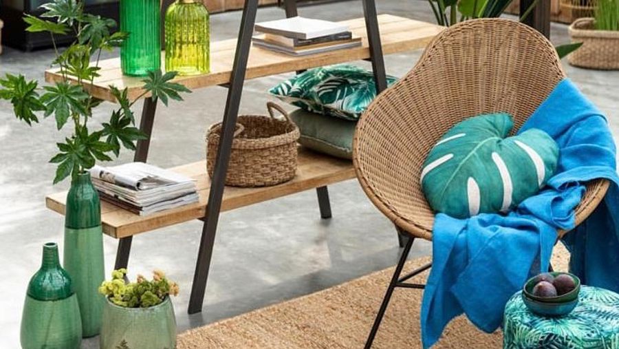 No hay que olvidarse de colocar unas plantas, siempre ofrecen un toque de color a la habitación