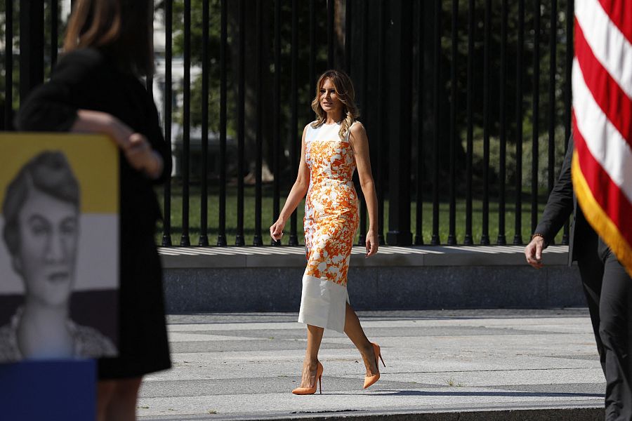 MELANIA TRUMP EN UN EVENTO CON JOVENES ARTISTAS