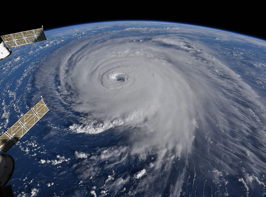 Huracán a vista desde el espacio
