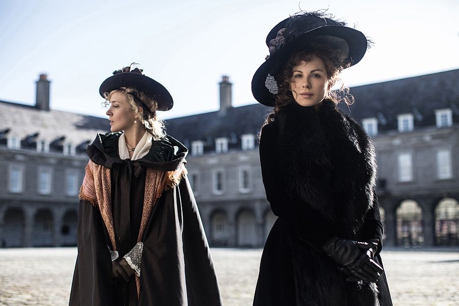Chloë Sevigny y Kate Beckinsale en 'Amor y amistad' (2006)