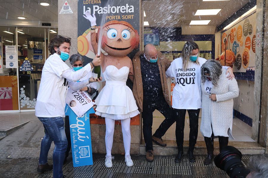 Els propietaris de 'La Pastoreta' de Reus on ha tocat la Grossa de Nadal