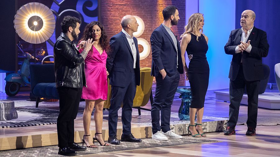Los colaboradores en el plató de 'La noche D'