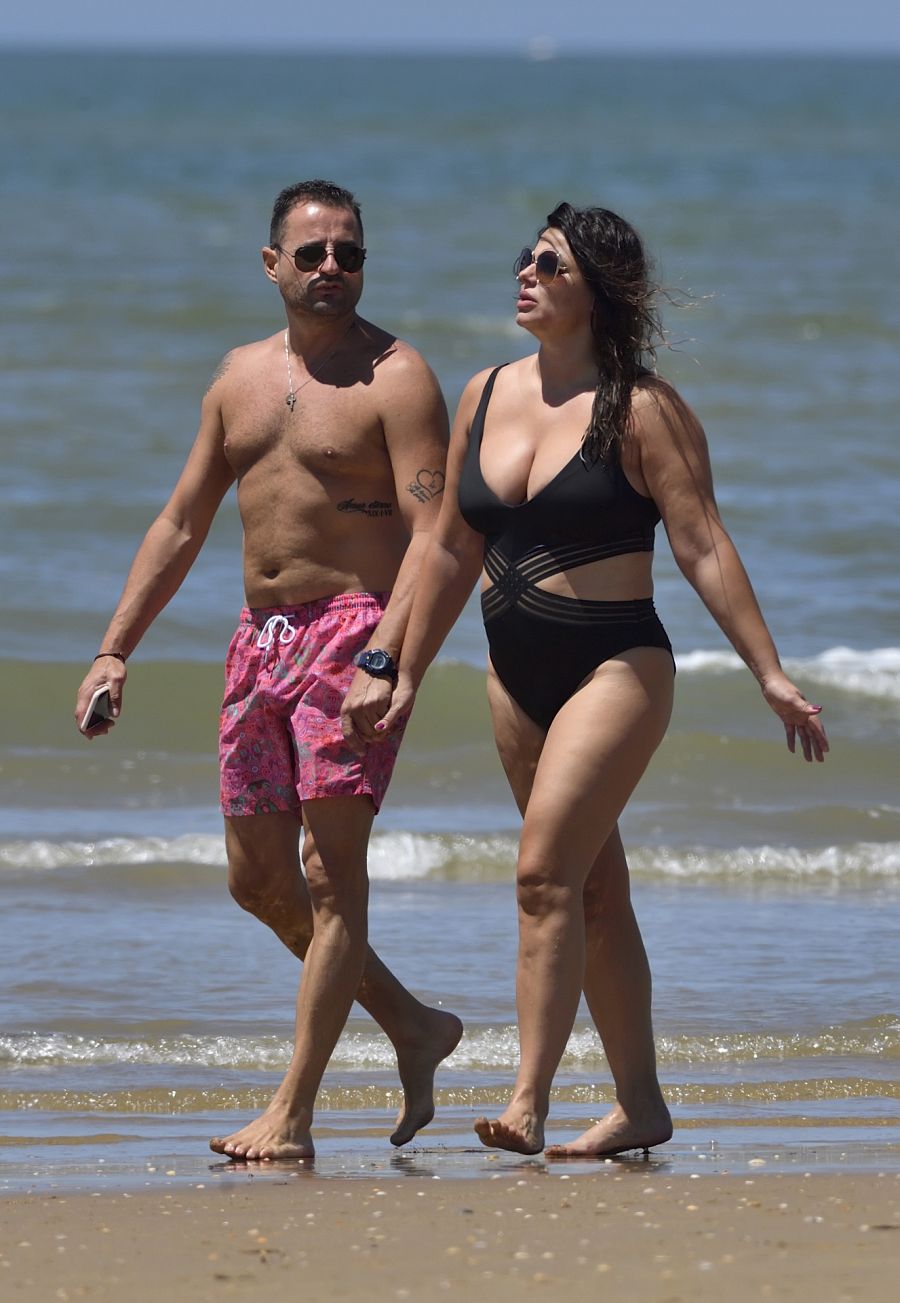 Marisa Jara y Miguel Almansa de vacacionbes en Huelva