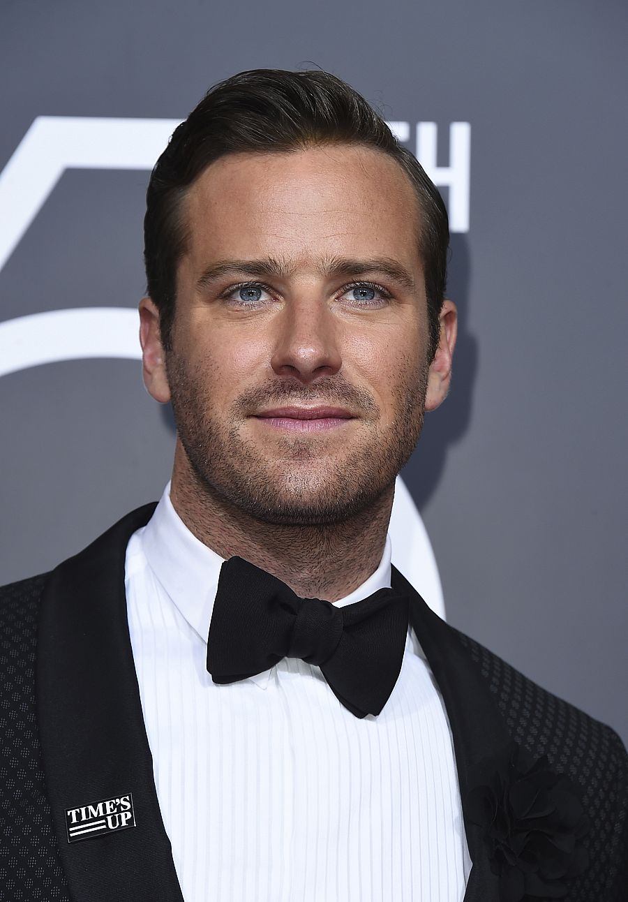 Paige Lorenze, de 22 años, dice que Armie Hammer la usó para satisfacer sus "fantasías de Christian Grey"