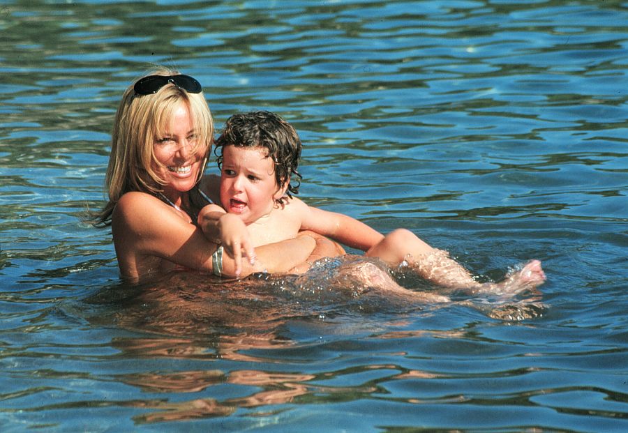 Ana Obregón con su hijo Álex Lequio