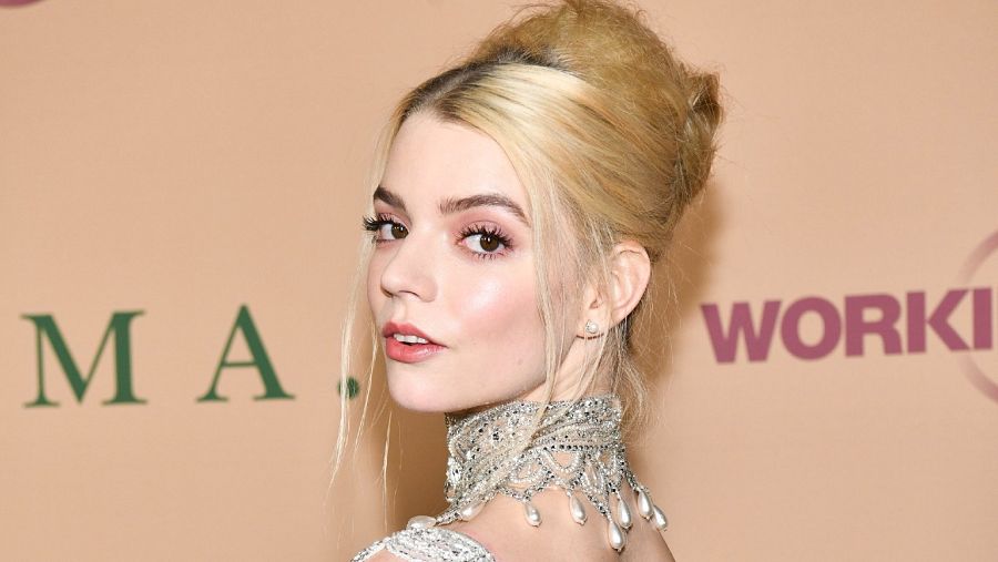 El perfil es el posado estrella de Anya Taylor-Joy, doblemente nominada en los Globos de Oro