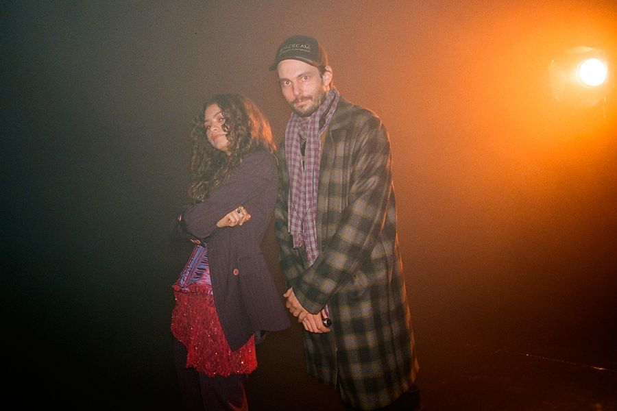 Zendaya y Sam Levinston, una máquina bien engrasada en 'Euphoria'