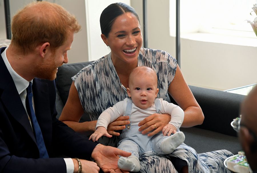 Los duques de Sussex con su primer hijo, Archie