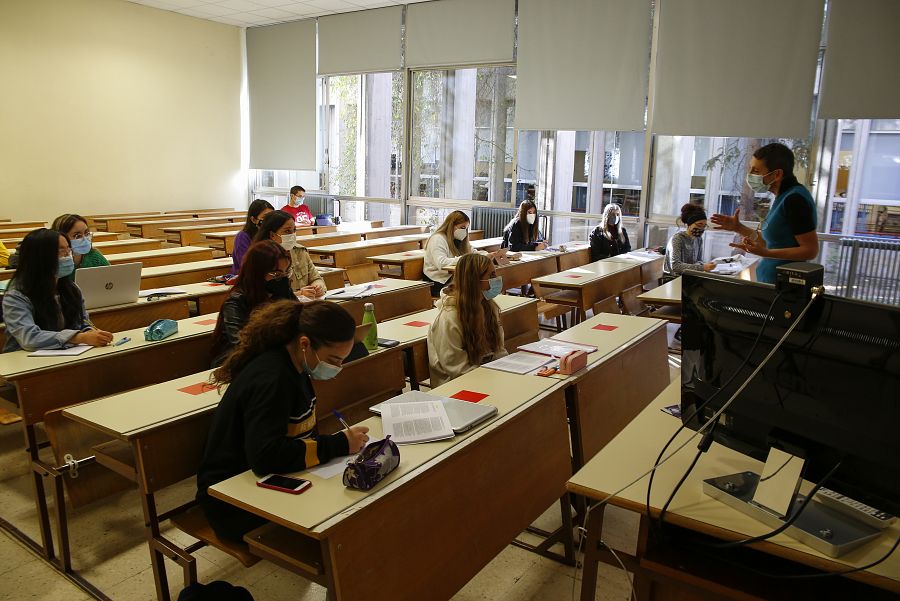 Clase en la Facultad de Empresariales de la Universidad de Granada.