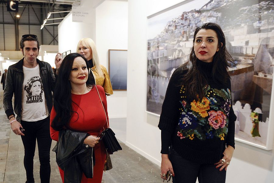 Mario Vaquerizo, Alaska, Topacio Fresh y Marta durante la feria ARCO 2014