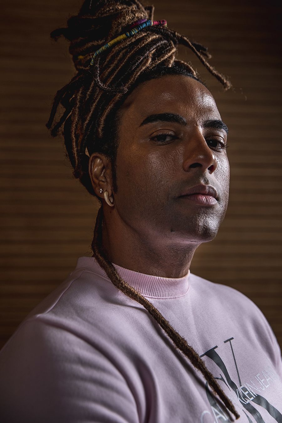 Retrato de Yotuel Romero en enero de 2021 en Madrid presentando su música