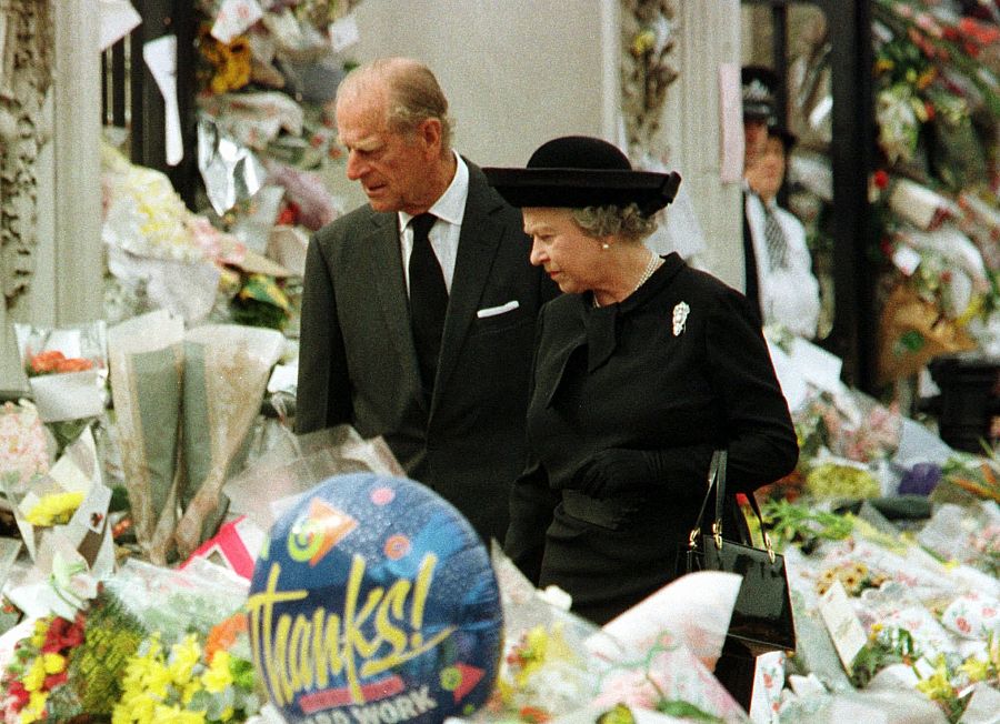 El duque de Edimburgo y la reina Isabel II