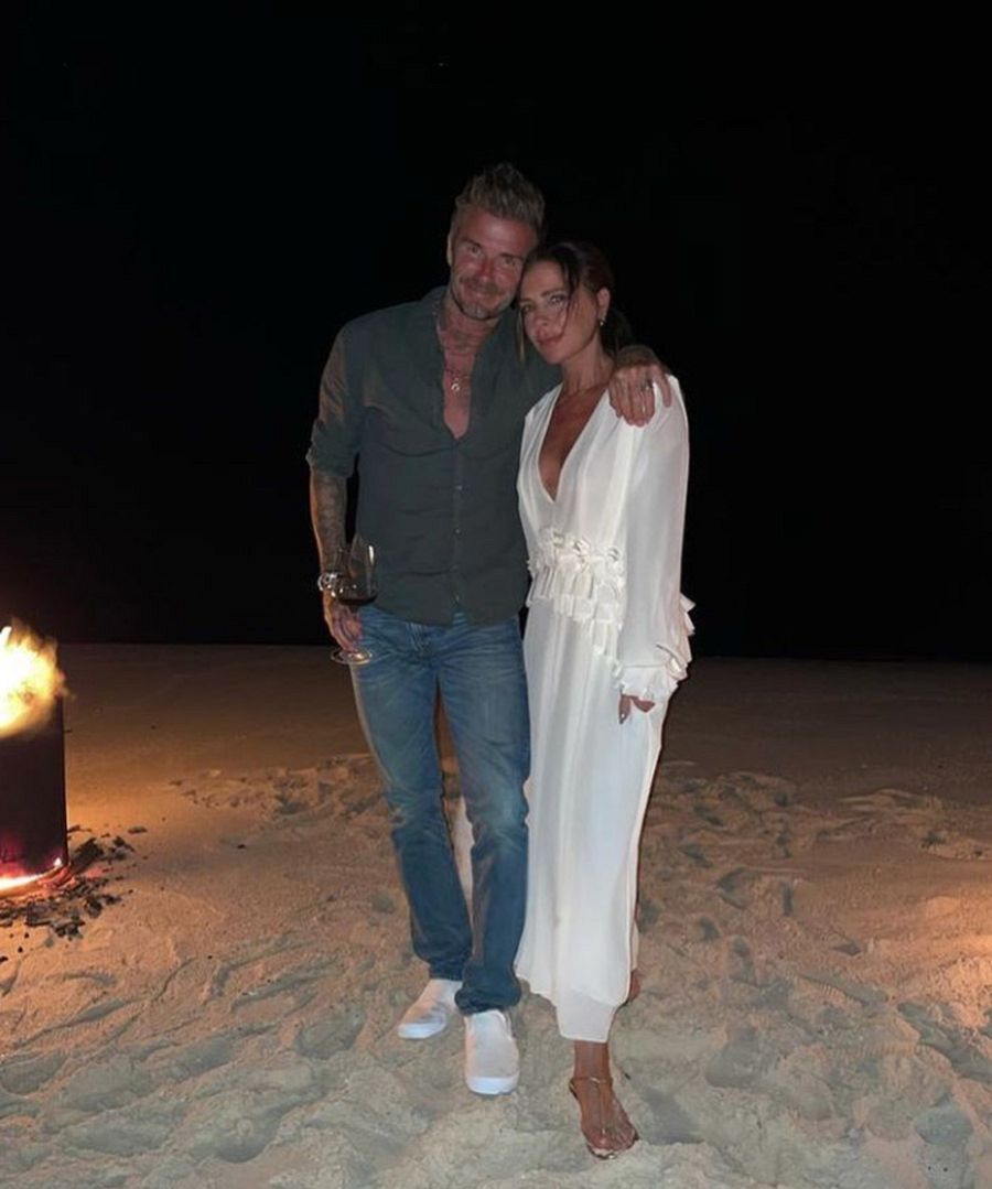 David y Victoria Beckham celebran el cumpleaños de ella con esta romántica foto en la playa