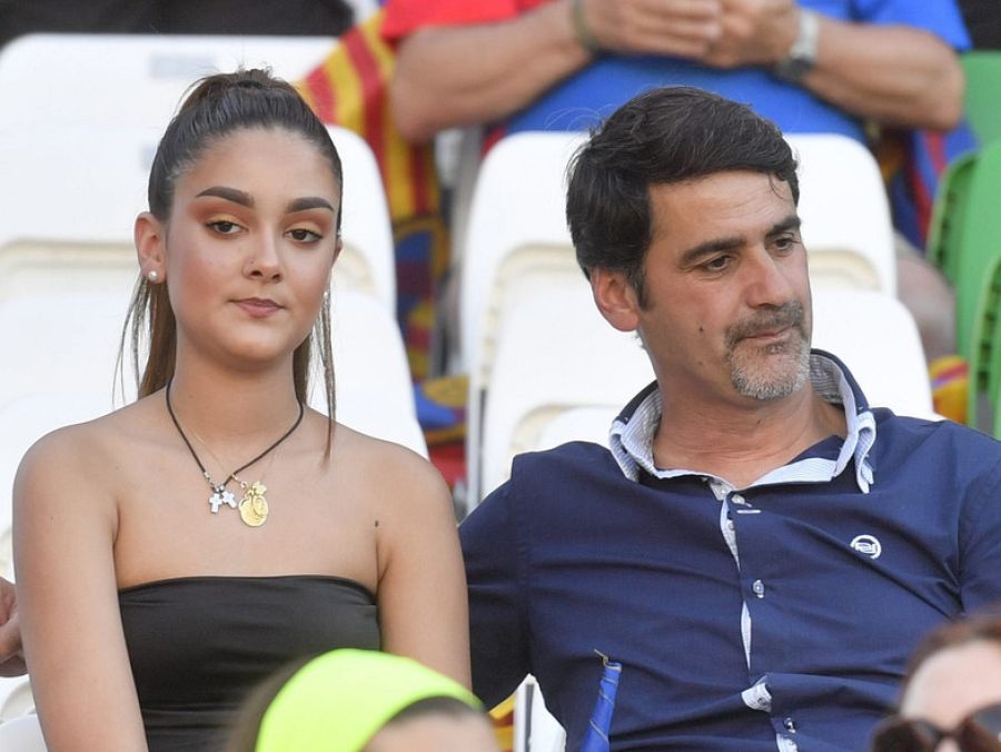 Julia Janeiro con su padre, Jesulín de Ubrique