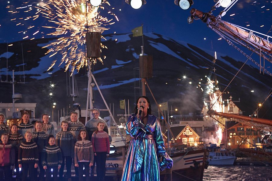 Molly Sandén canta "Husavik", el tema de la película de Eurovisión, en los Oscar 2021