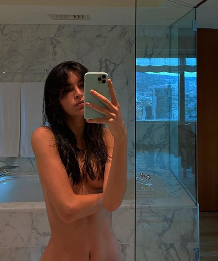 Lucía Rivera posa desnuda en un hotel de Barcelona: "Bon dia"