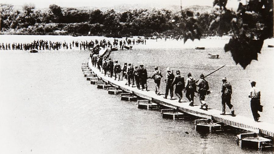 Imágen de una de las muchas escenas de la batalla del Ebro