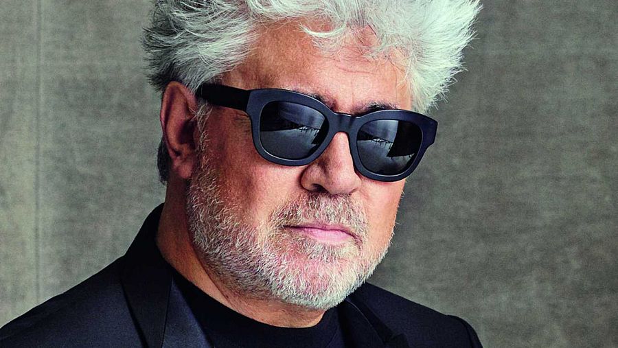 Retrato del cineasta Pedro Almodóvar